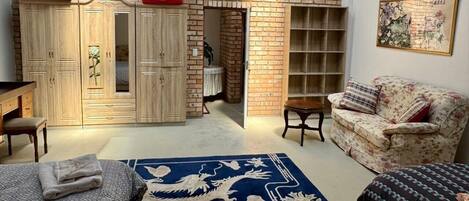 2 bedrooms, iron/ironing board, free WiFi, bed sheets