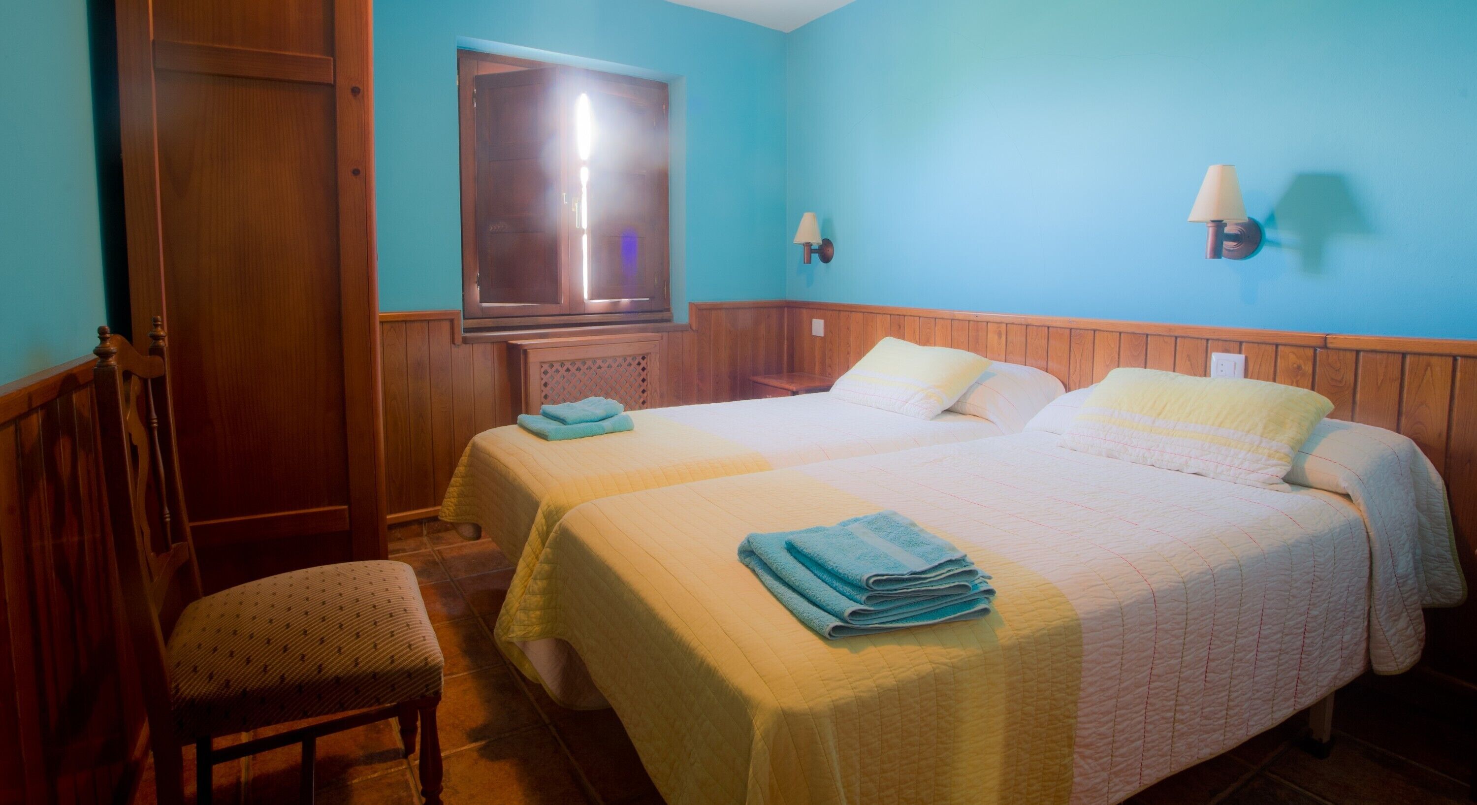 6 bedrooms, WiFi, bed sheets