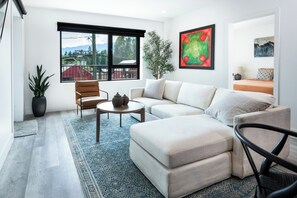 Alpine Ascent (Unit 2213) | Living area - Alpine Ascent (Revelstoke)
