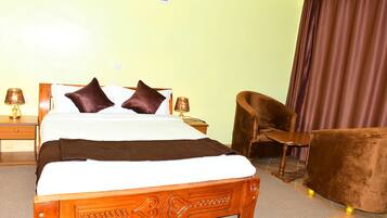 Deluxe-dobbeltværelse | Skrivebord, arbejdsområde til bærbare computere, gratis Wi-Fi