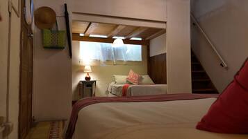 Doppelzimmer | Zimmersafe, Bügeleisen/Bügelbrett, kostenloses WLAN