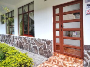 Exterior detail - Suite San Vicente 1 Bathrooms Ecuador - Private Jacuzzi & Parking (Tungurahua)