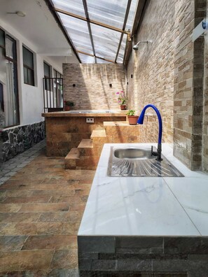 Indoor spa tub - Suite San Vicente 1 Bathrooms Ecuador - Private Jacuzzi & Parking (Tungurahua)