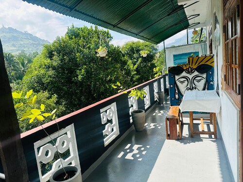 Fabulous 6-bedroom cottage in tranquil Ella perfect for groups