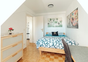 1 غرفة نوم ومكواة/لوح كي وواي فاي وملاءات أسرّة