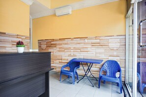 Reception - OYO 95017 Kapten Muslim Residence (Medan)