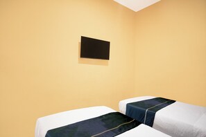 Room - OYO 95017 Kapten Muslim Residence (Medan)