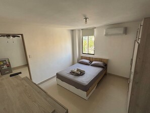 2 bedrooms, iron/ironing board, free WiFi, bed sheets - Beach Front and Ocean View Apartment in downtown Rodadero (Gaira)