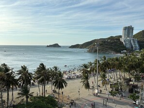 On the beach - Beach Front and Ocean View Apartment in downtown Rodadero (Gaira)