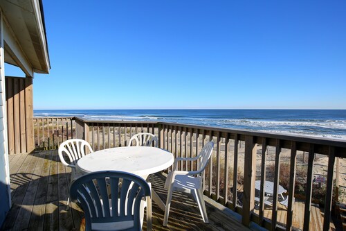 Charming Oceanfront 2-Bedroom Condo in Duck, NC