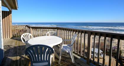 Charming Oceanfront 2-Bedroom Condo in Duck, NC