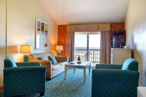 Een televisie en een open haard