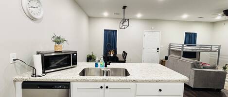 المنشأة من الداخل