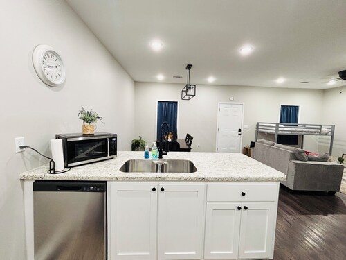 2BD/2BA condo fully stocked, with wifi & bunk bed!