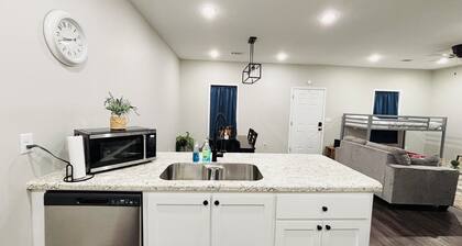 2BD/2BA condo fully stocked, with wifi & bunk bed!