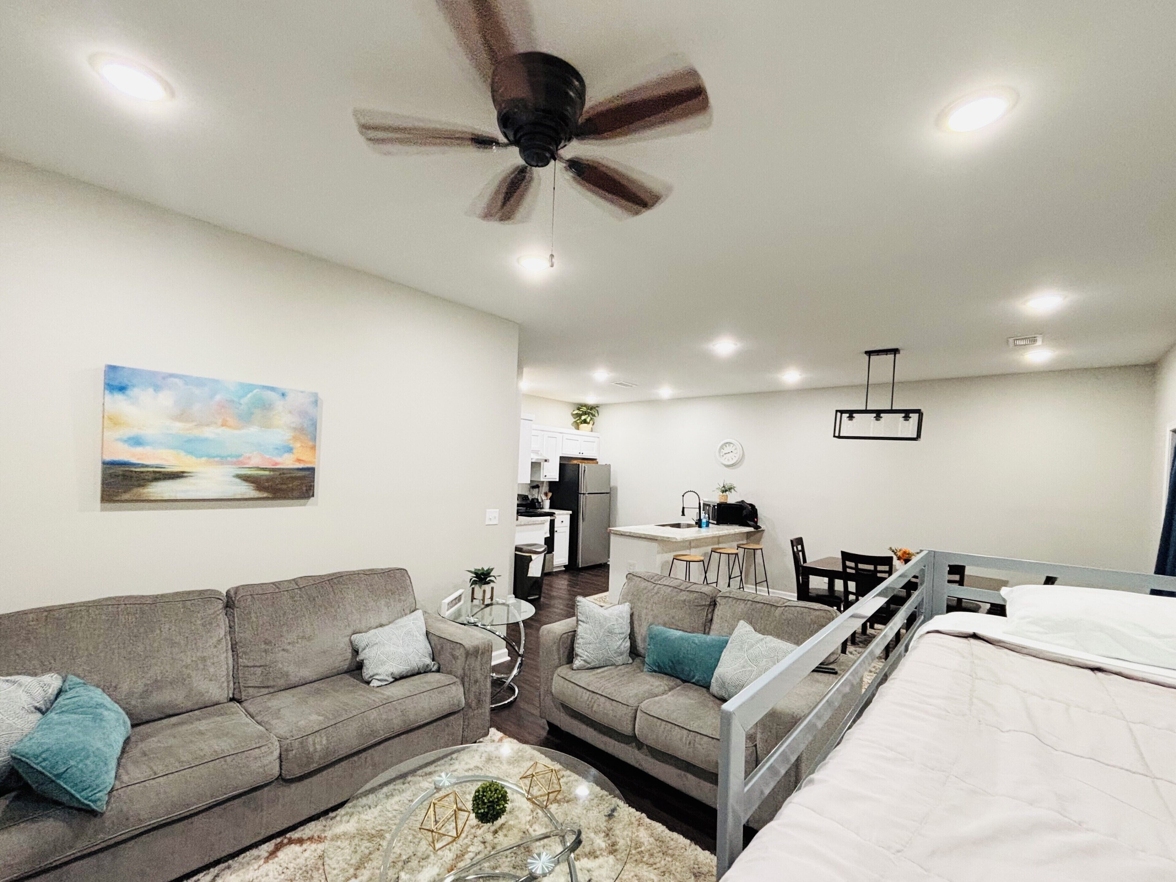 2 bedrooms, iron/ironing board, WiFi