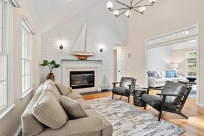 TV, fireplace, offices - Near Corporation Beach, Game Room! (Dennis)