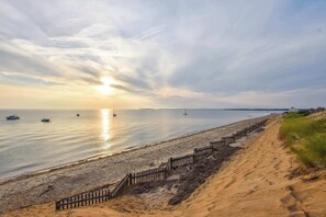 Beach nearby - Steps to Neighborhood Beach, Dog Friendly! (Eastham)