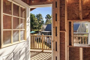 Interior - Hot Tub, Sauna, Ping Pong Table, Treehouse and Fire Pit! (Harwich)