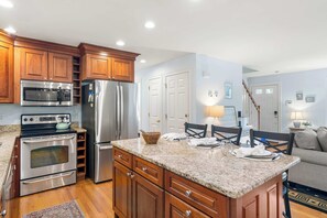 Fridge, microwave, oven, stovetop - 1 Mile to Red River Beach, Game Room, Central AC! (Harwich)