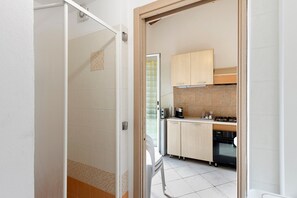 Interior - Apartment with Private Garden and Wi-Fi in Santo Stefano al Mare (Santo Stefano al Mare)