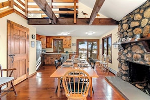 Dining - Waterfront on Swan Pond with Kayaks! (Dennis)