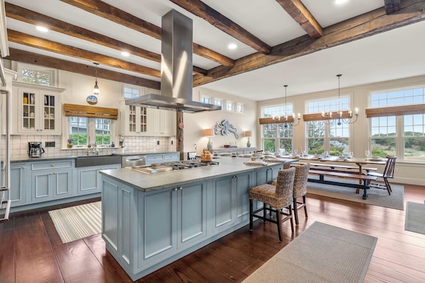 Fridge, microwave, oven, stovetop - Pool, Hot Tub, Theater Room, Water Views and more! (Chatham)