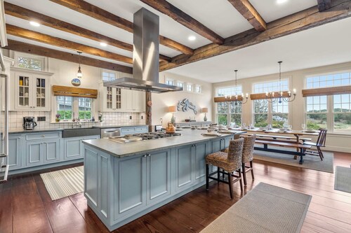 Pool, Hot Tub, Theater Room, Water Views and more!