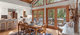 Game Room, Central AC, Short Drive to Beaches!