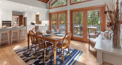 Game Room, Central AC, Short Drive to Beaches!