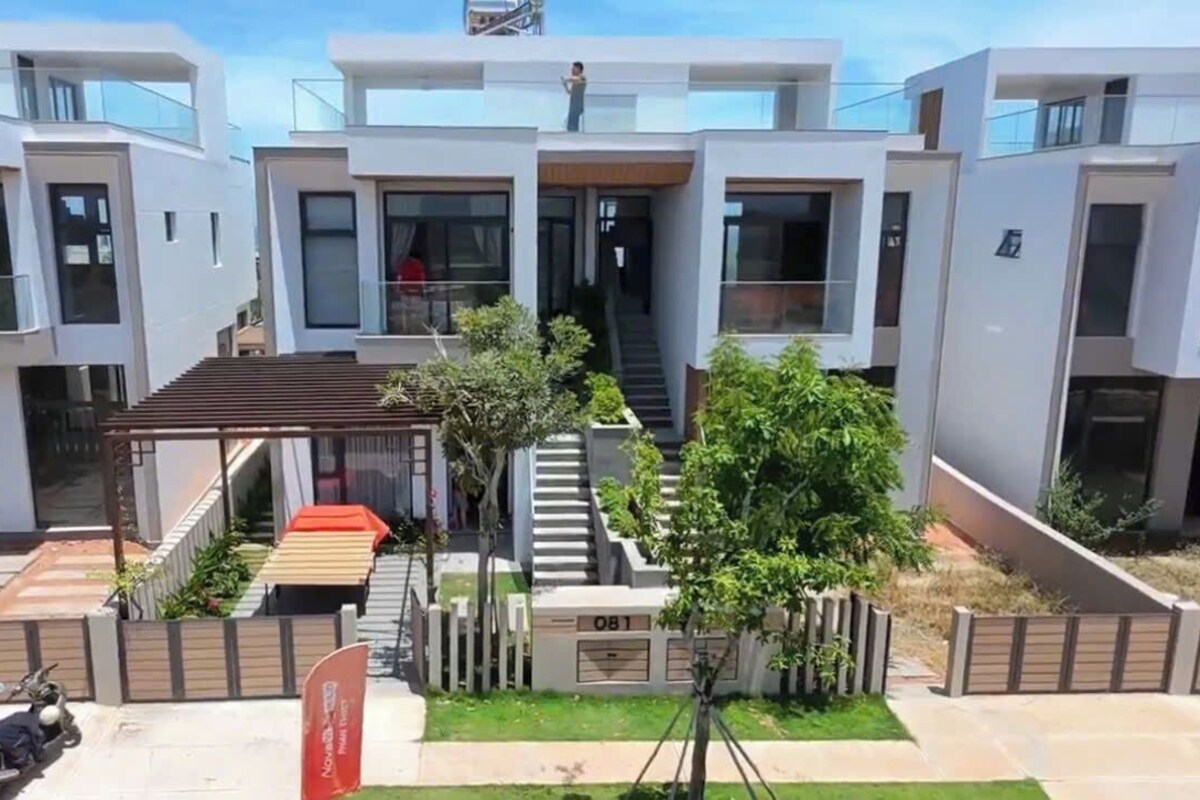 Villa Signature | Escritorio, espacio para trabajar con un portátil, cortinas opacas