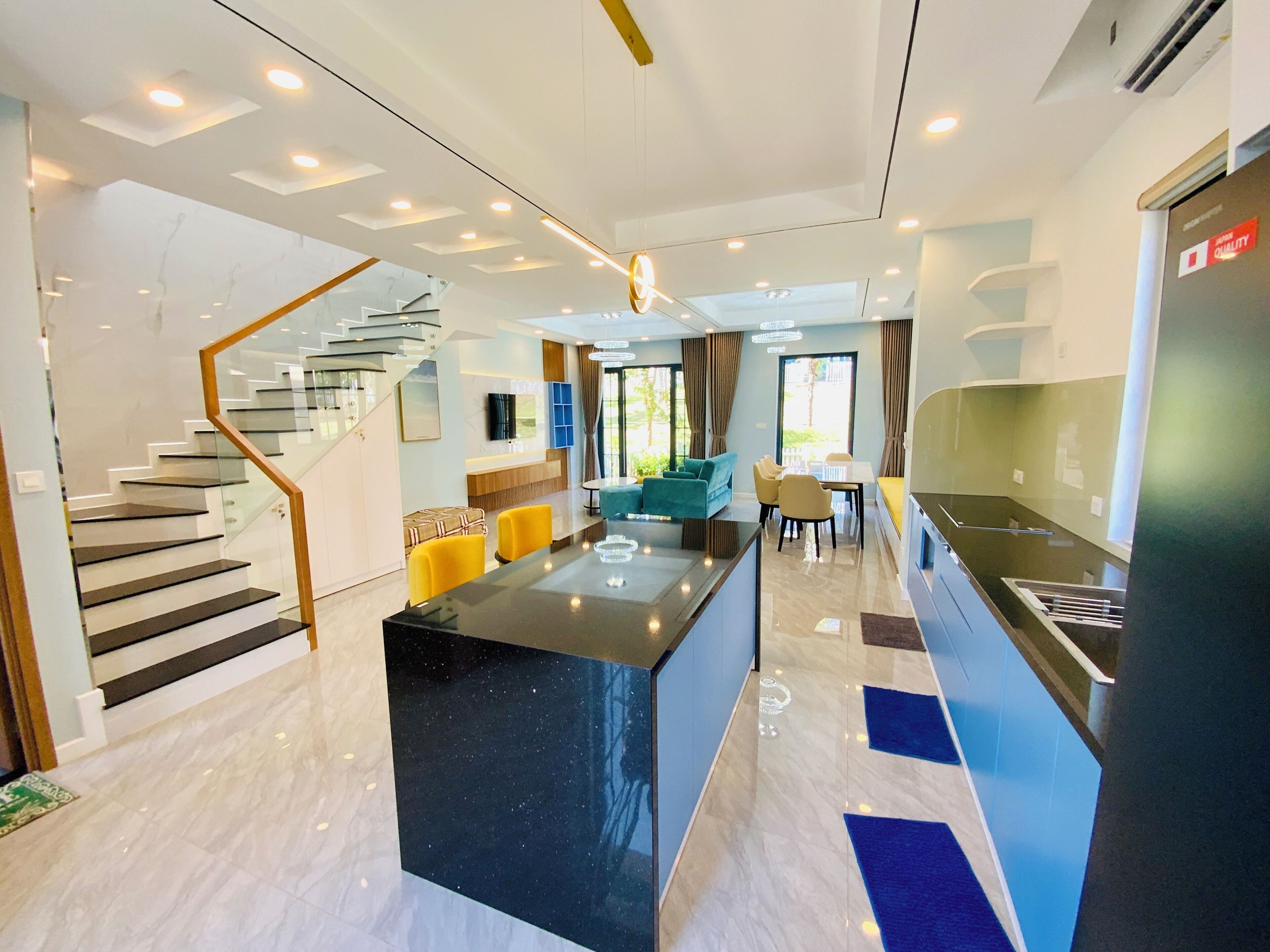 Biệt thự Executive | Bếp riêng | Tủ lạnh, lò vi sóng, dụng cụ nấu nướng/bát dĩa/dao nĩa 