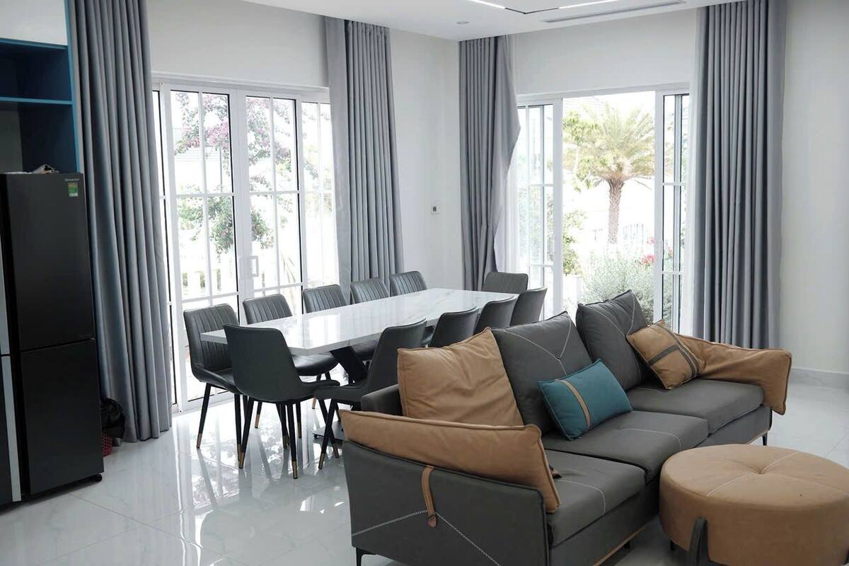 Comfort Villa | Desk, laptop workspace, blackout drapes, iron/ironing board