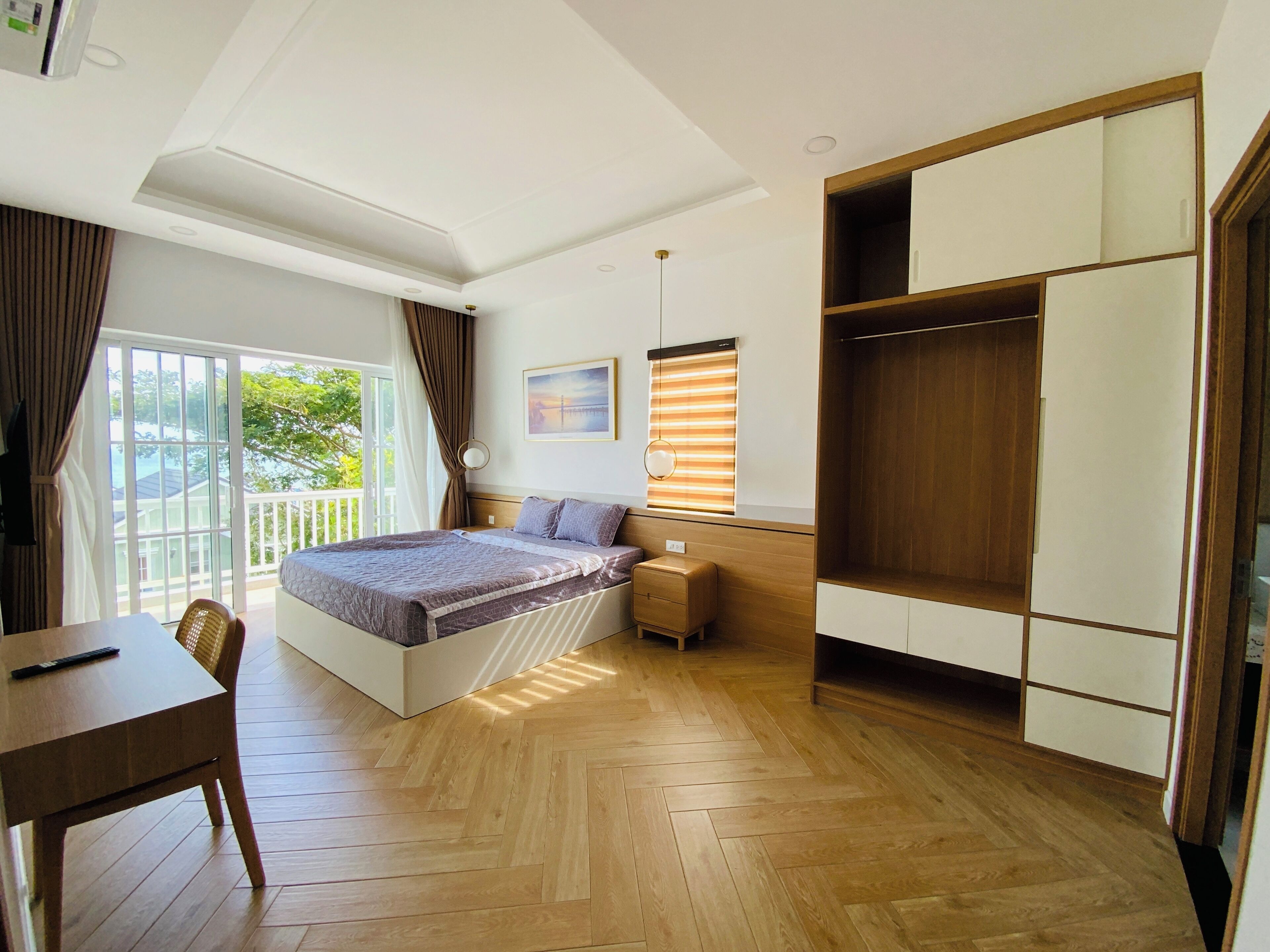 Escritorio y wifi gratis 