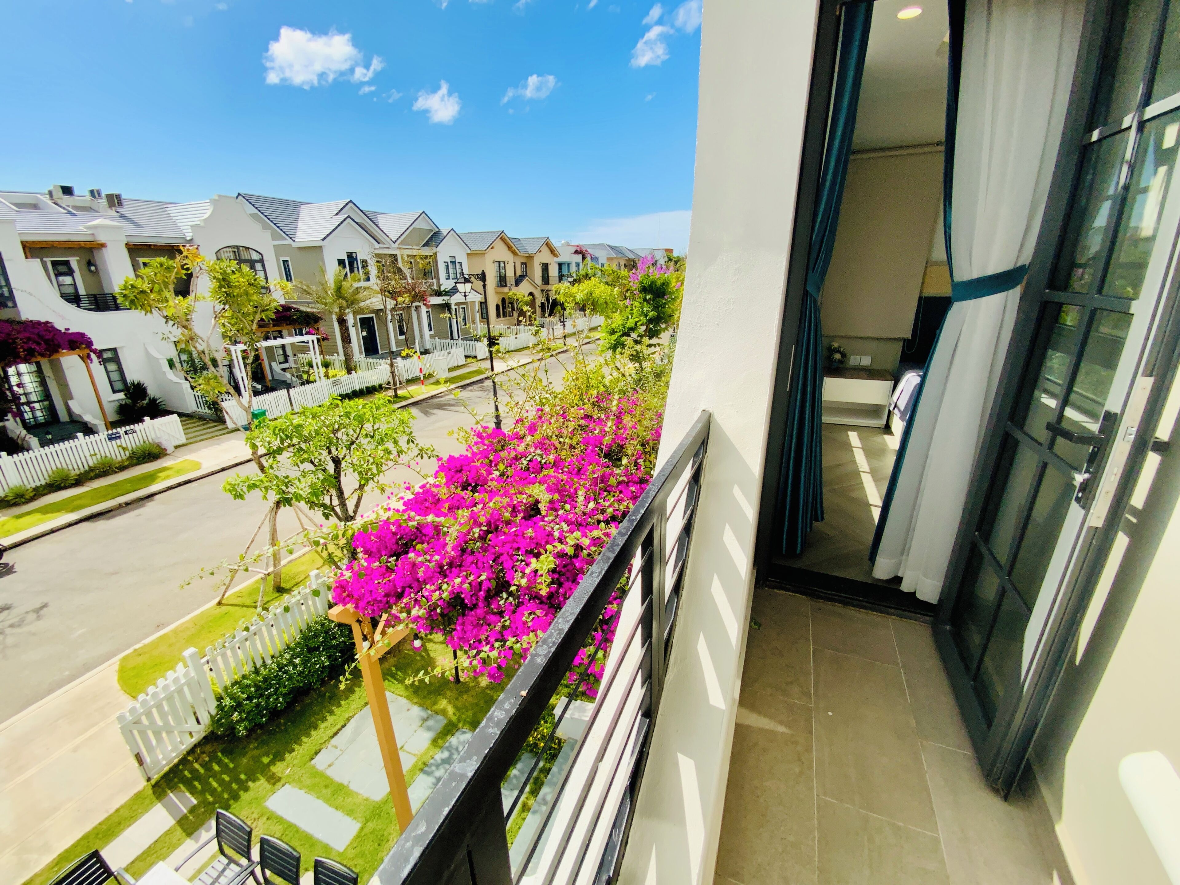 Comfort Villa | Desk, laptop workspace, blackout drapes, iron/ironing board