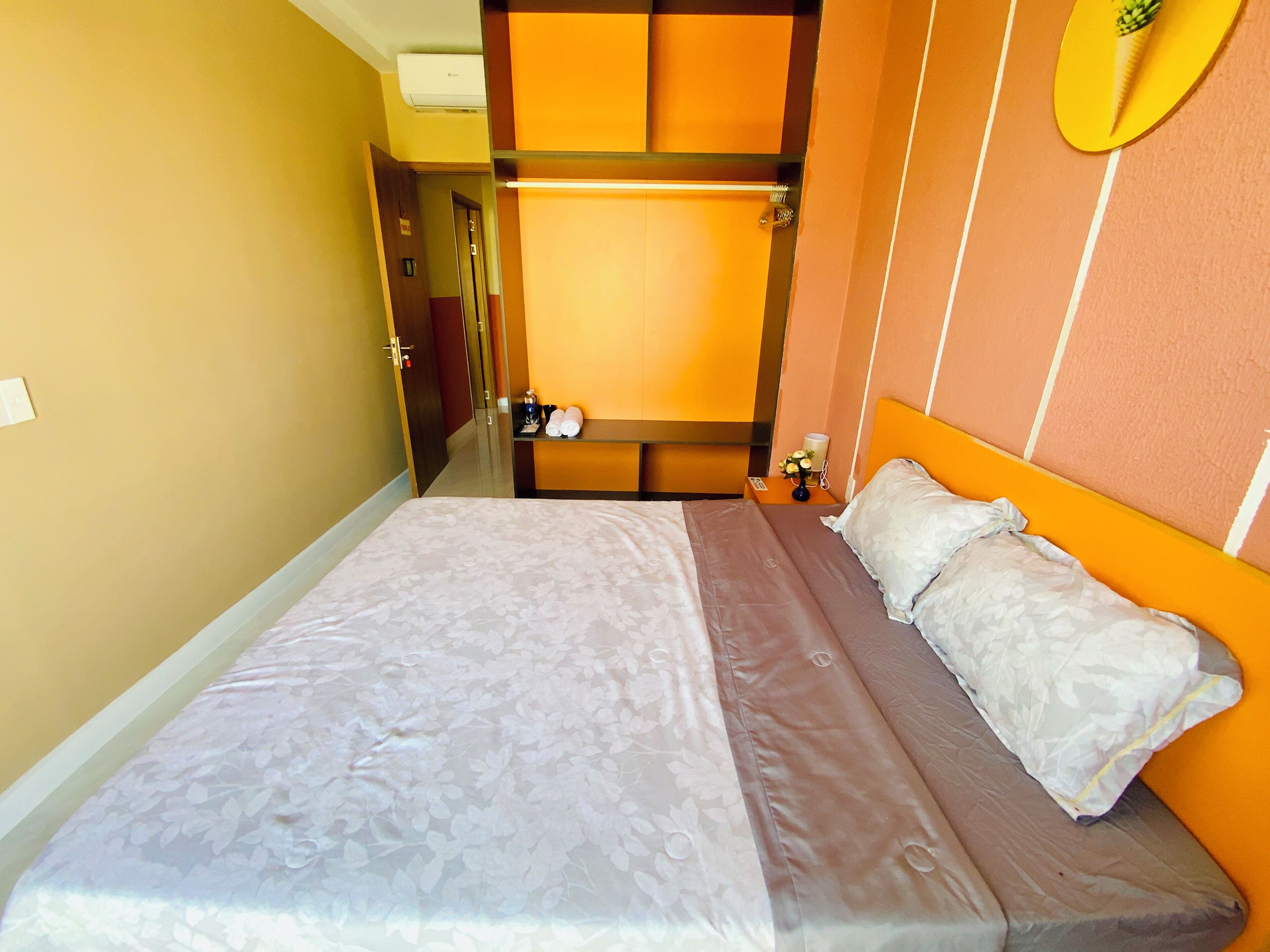 書桌、免費 Wi-Fi