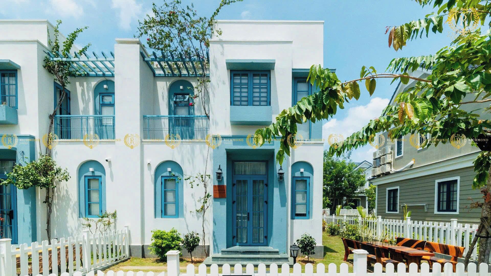 Villa Confort | Escritorio, espacio para trabajar con un portátil, cortinas opacas