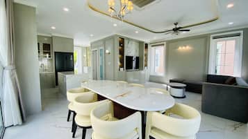 Superior Villa | Living area