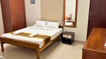 Zimmersafe, Bügeleisen/Bügelbrett, kostenloses WLAN