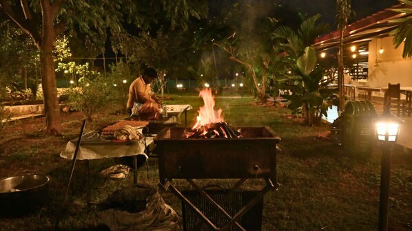 Khu ẩm thực ngoài trời