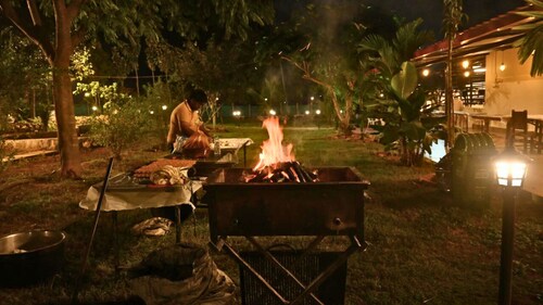 JUNGLE FARMS BY MAARK INN