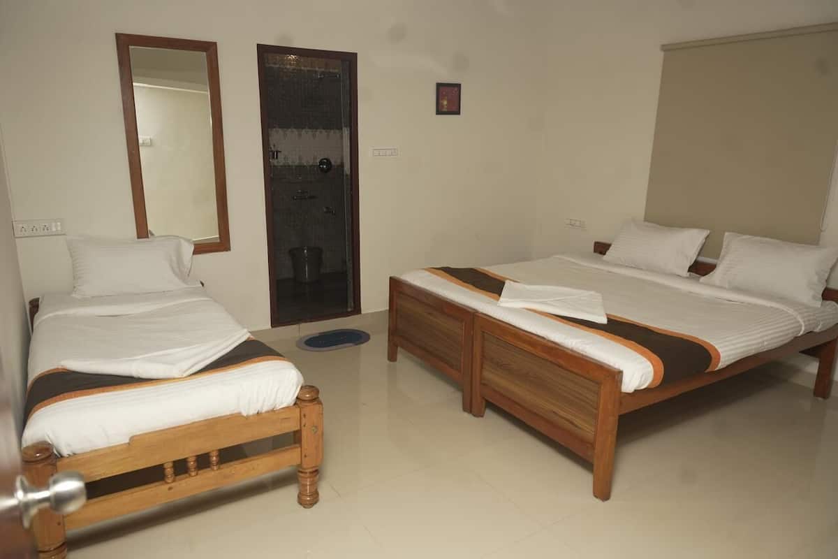 Standard Studio | In-room safe, iron/ironing board, free WiFi