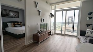 1 bedroom, travel cot, WiFi - Pivot - 1 Bedroom Apartment North York (North York)