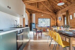 Fridge, microwave, oven, dishwasher - Spacious flat in the centre of Chamonix (Chamonix-Mont-Blanc)