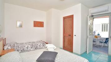 Triple Room | Bed sheets