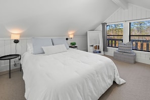 Iron/ironing board, free WiFi, bed sheets - 2-bedroom condo in Keowee Key: 3 pools, 2 restaurants, fitness center, golf (Salem)