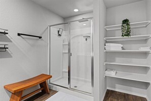 Shower, hair dryer, bidet, towels - Modern, Spacious Home 4BR Near Airport & Tesla (Austin)
