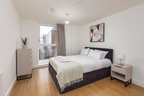 1 bedroom, iron/ironing board, free WiFi - Horizon on Stafford - One Bedroom Apartment, Sleeps 2 (Bristol)