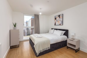 1 bedroom, iron/ironing board, free WiFi - Haven on Stafford - One Bedroom Apartment, Sleeps 2 (Bristol)