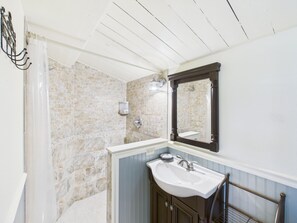 Shower, hair dryer, towels, soap - Generator plus Beach, Pool, Golf, Tennis, Pickleball @ The Reef East End STX (Christiansted)